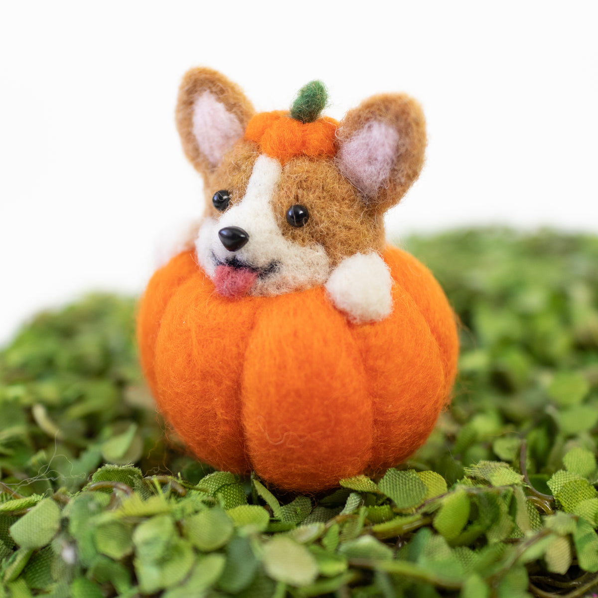 Corgi　11点+おまけ1点 Amazon.com: JEKCA Welsh Corgi 02S-M01B | Dog Plastic Building