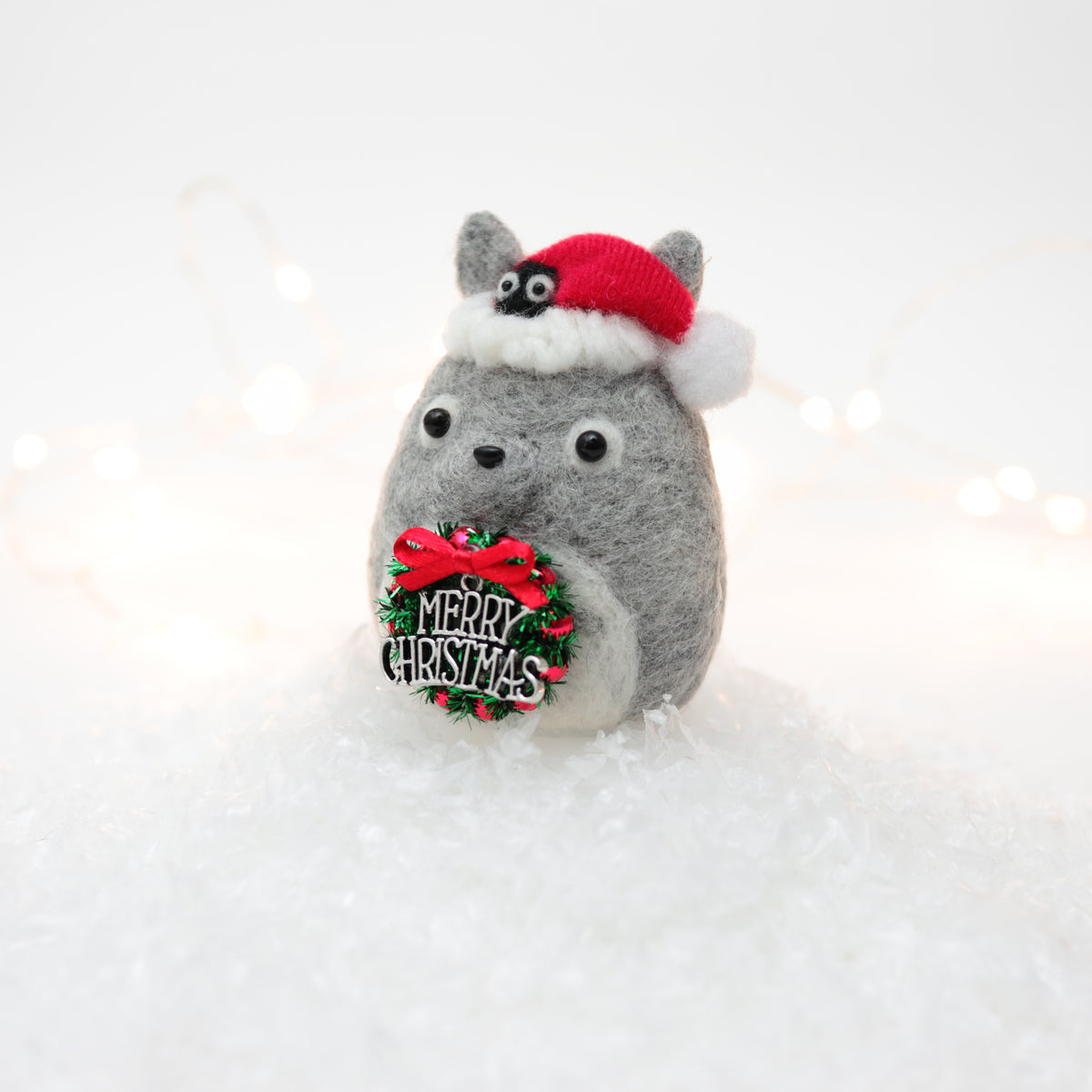 Holiday Totoro with Soot Sprite and Wreath Snow Globe – Le Chibi Momo