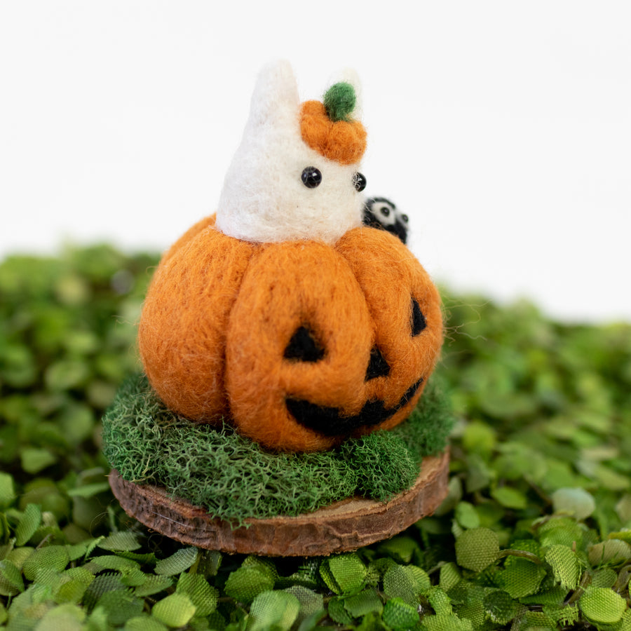 Chibi Totoro Pumpkin on Stand