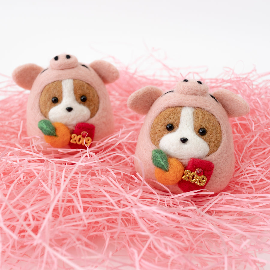 [PREORDER] New Year Corgi Pig with Orange and Red Envelope