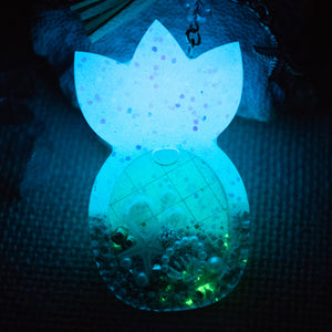 Pineapple Liquid Shaker Charm Keychain [Glows in the Dark]