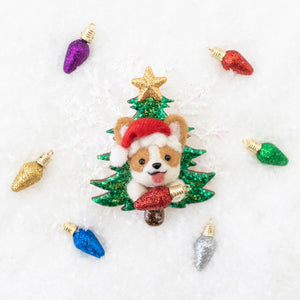[PREORDER] Santa Corgi with Christmas Light Christmas Tree Brooch/ Magnet/ Badge Reel