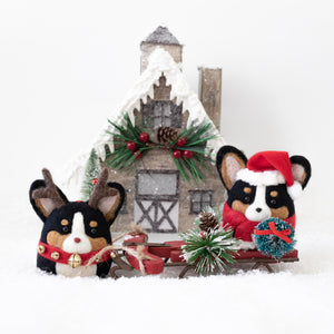 [PREORDER]  Santa Black Corgi with Wreath  Ornament